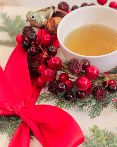 Idée cadeau Secret Santa : des petits plaisirs à boire et à savourer